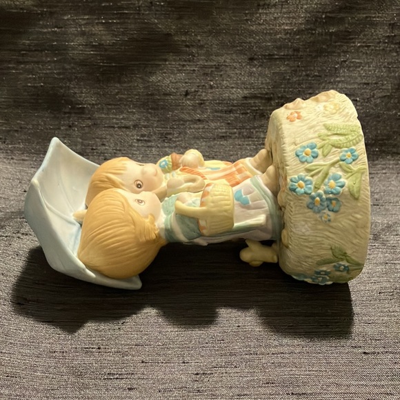 Precious Moments? Musical Figures, Singing In the rain - Picture 8 of 10